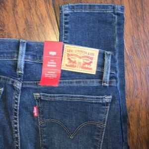 New 710 Levi’s